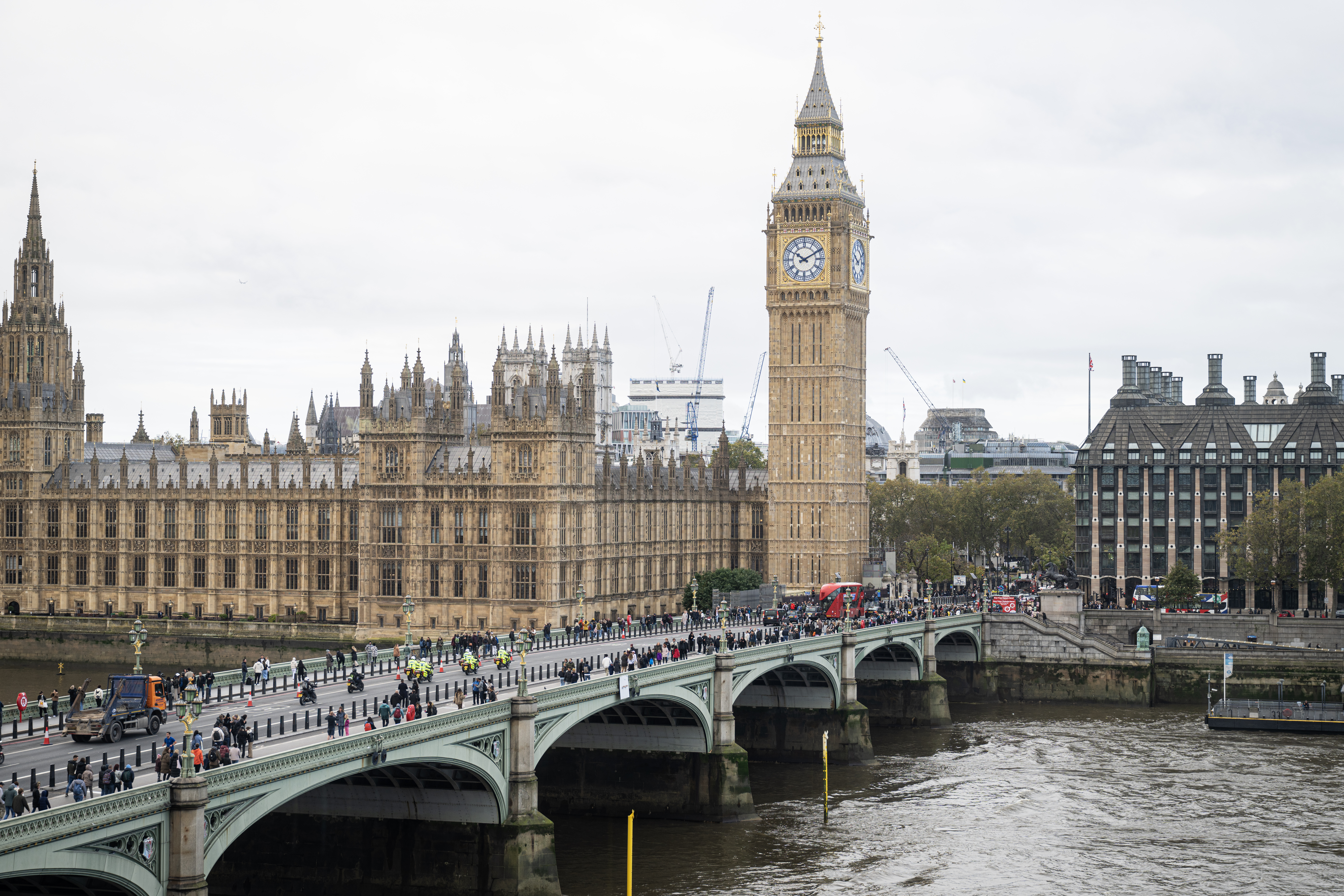 London demonstrates outstanding capacity to reinvent itself through resilient governance and transformative infrastructure across its complex system of 33 local authorities.