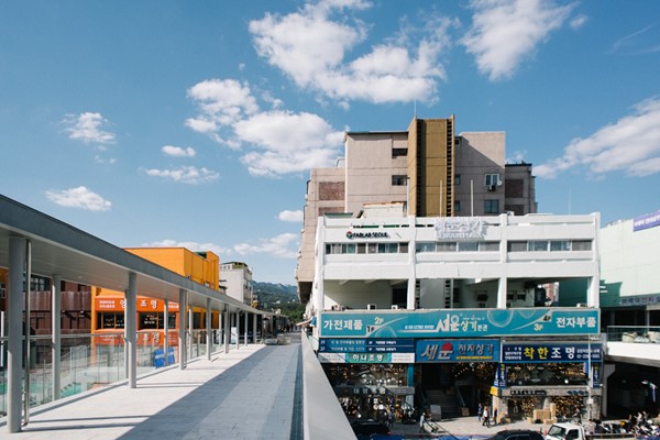 An elevated walkway that connects the superblocks