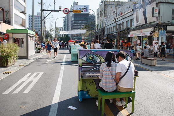 Yonsei-ro Transit Mall today