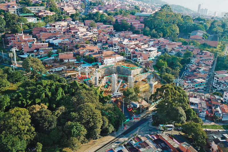 Construction of MetroCable Picacho