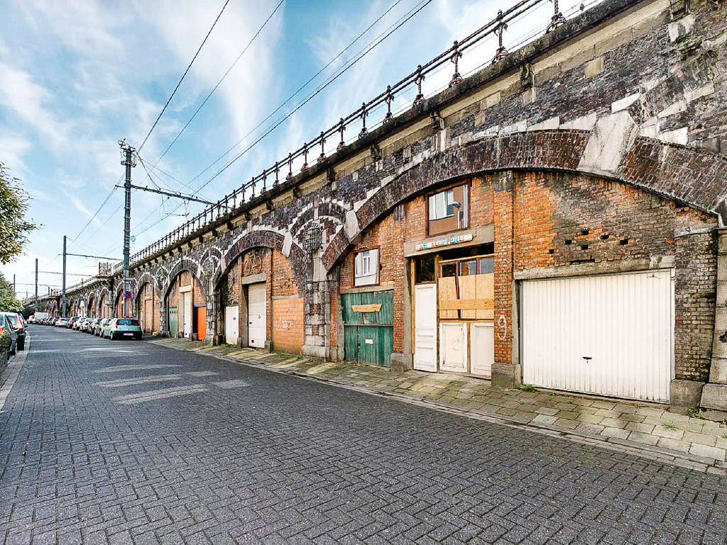 Derelict units in an underpass along Engelselei (Borgerhout)