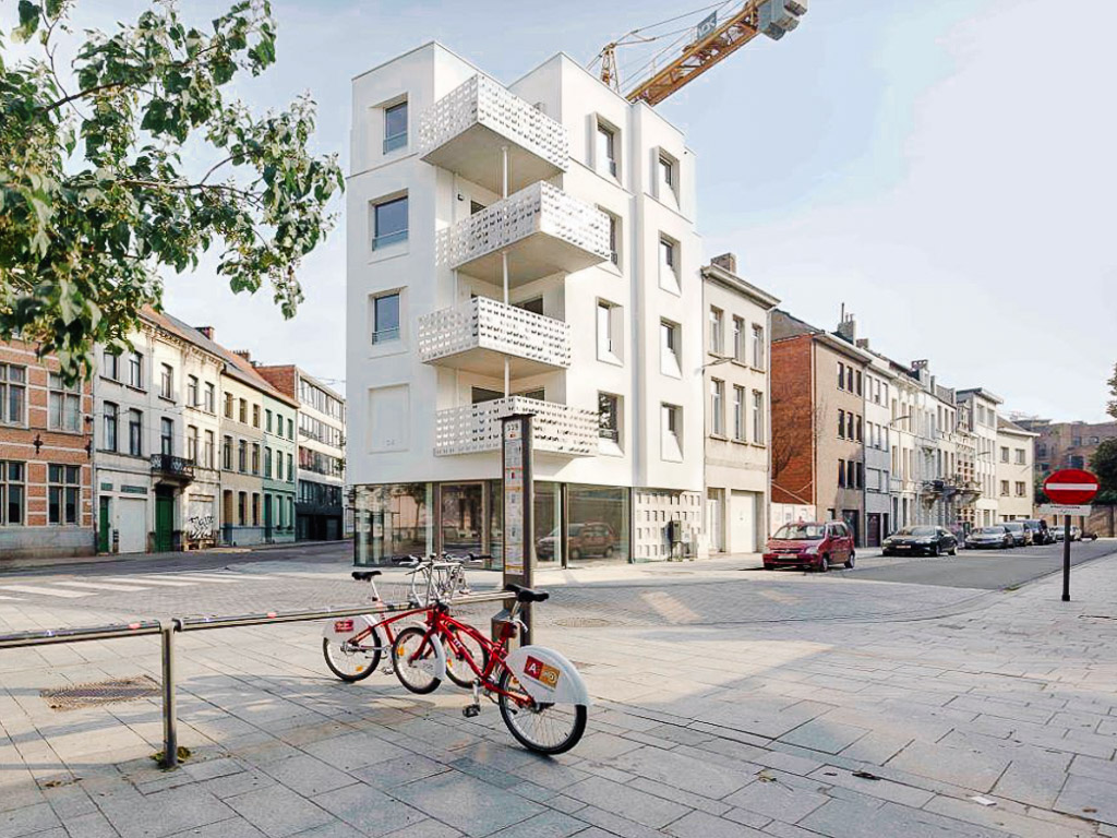 A new apartment and commercial block was built by AG VESPA and sold in 2017