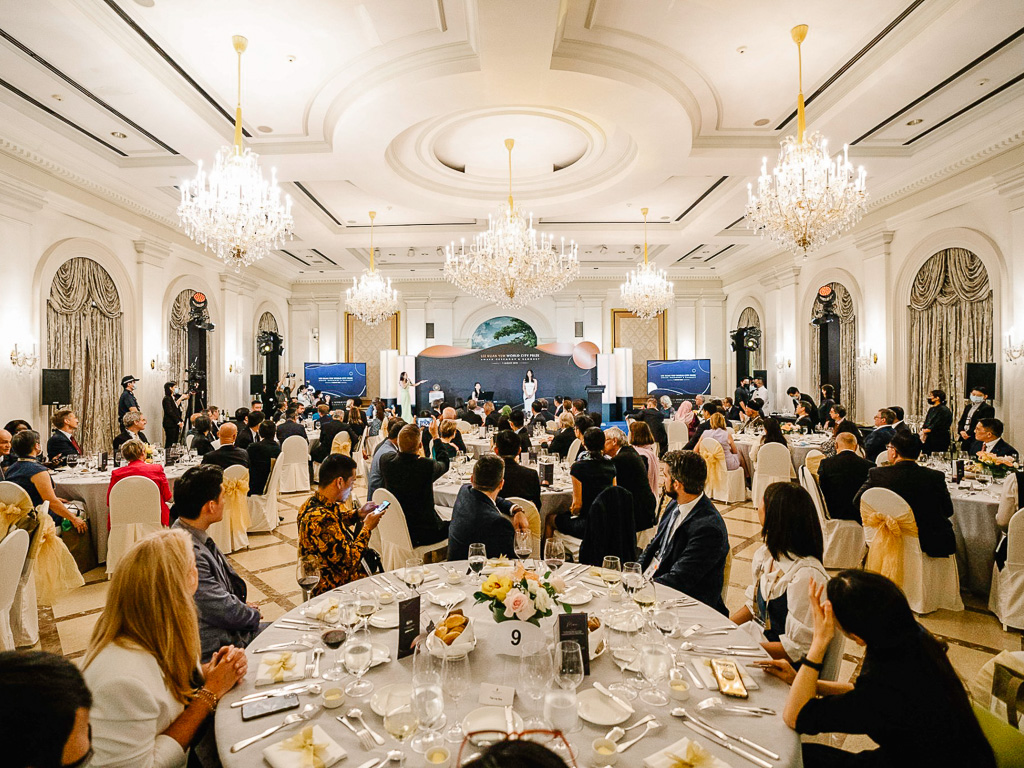 The banquet hall at the Istana