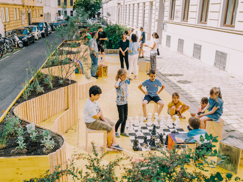 A parking lane converted into a temporal park